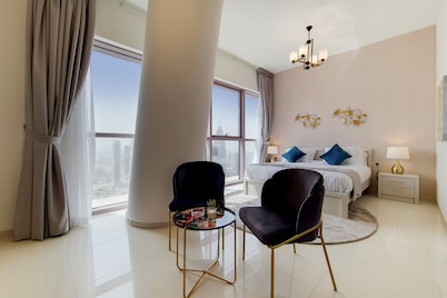 GreenFuture - High-Rise Sleek Studio With Panoramic City Views