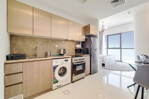 Tủ lạnh, lò vi sóng, lò nướng, bếp nấu