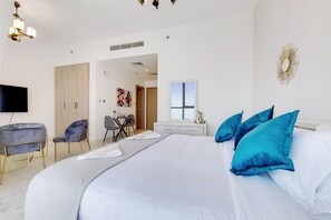 Iron/ironing board, free WiFi, bed sheets