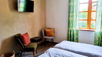 1 bedroom, WiFi (free), bed sheets