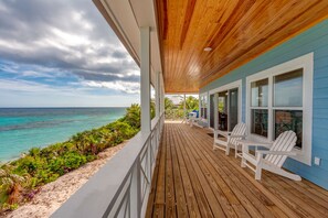 Terrace/patio - Sea Loft: Unparalleled Oceanfront Serenity in a Newly Rebuilt Paradise (Elbow Cay)