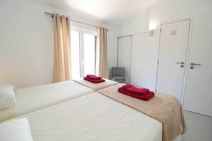2 chambres, fer et planche à repasser, lit parapluie, Wi-Fi gratuit