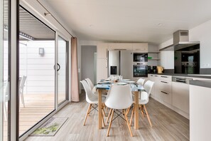 Dining - Chalet for 6 people - indoor swimming pool (Bretignolles-sur-Mer)