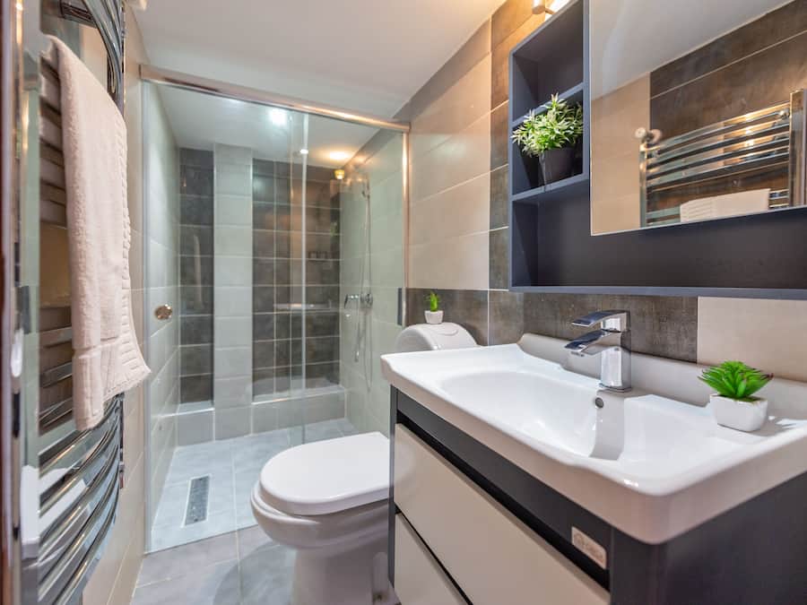 Apartment | Bathroom | Free toiletries, hair dryer, towels, soap