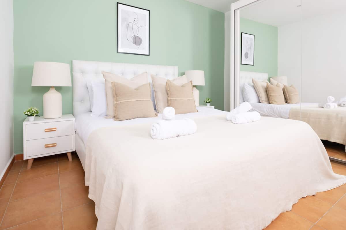 Apartment | 2 Schlafzimmer, Allergikerbettwaren, individuell eingerichtet