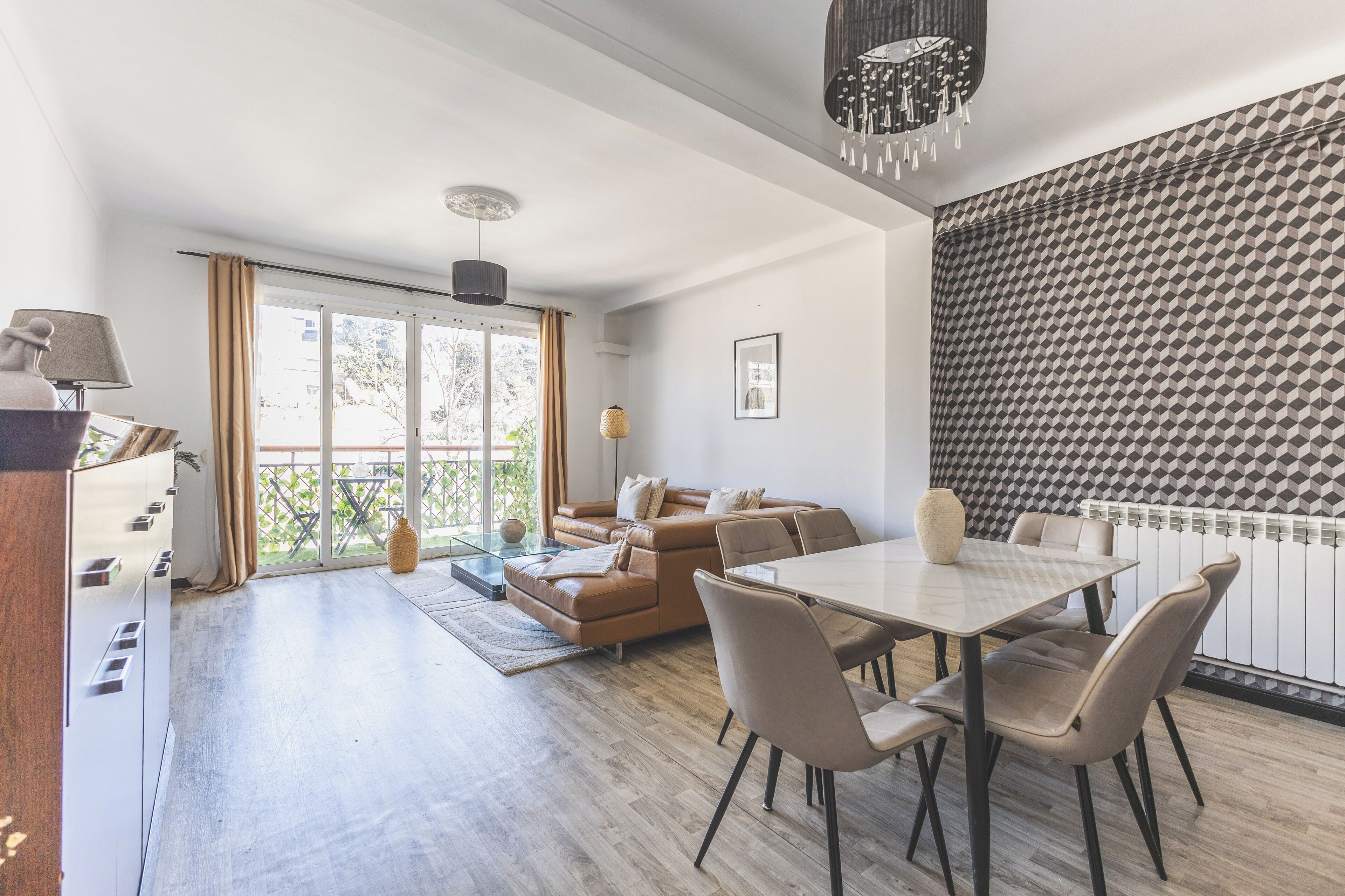 Departamento | Área de sala de estar | Televisión de 37 pulgadas con canales por cable y Netflix 