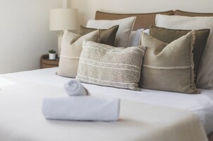 Apartment | Hypo-allergenic bedding, individually furnished, iron/ironing board