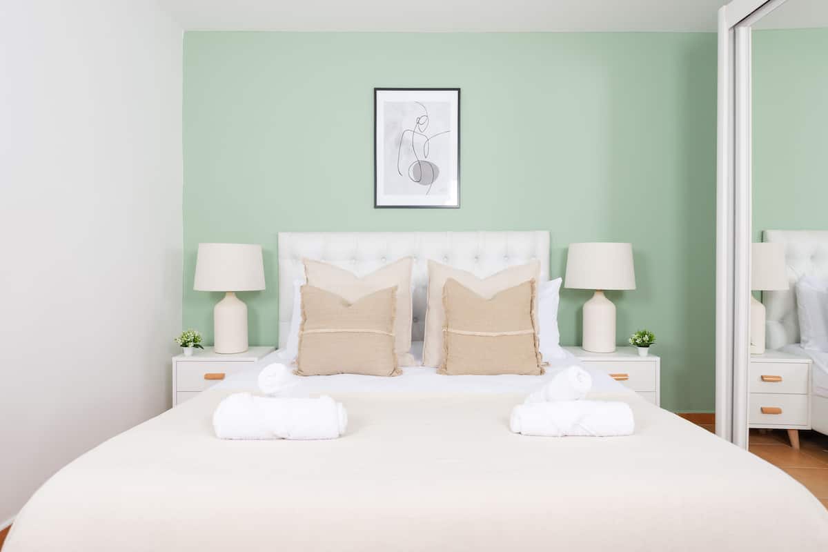 Apartment | 2 Schlafzimmer, Allergikerbettwaren, individuell eingerichtet