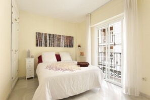 1 bedroom, iron/ironing board, Internet, bed sheets - Agradable piso en centro historico. Parking opcio. (Granada)