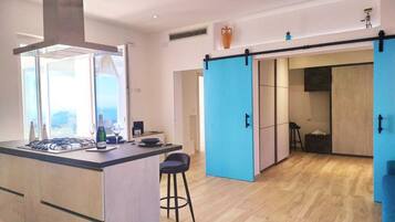 Refrigerador, horno, parrilla de estufa y lavavajillas