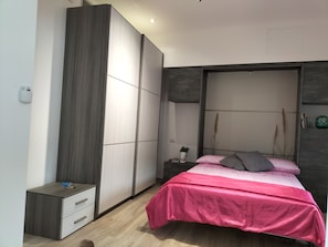 2 bedrooms, iron/ironing board, travel crib, free WiFi - Sciara Eolie luxury apartment with Jacuzzi (Lipari)