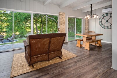 Stone River Cabin | 2/2 on the River near Whitewater!