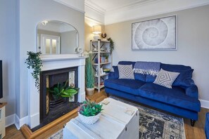 TV, fireplace, offices
