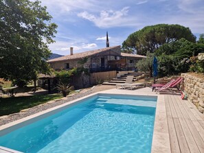 Piscine extérieure, piscine chauffée