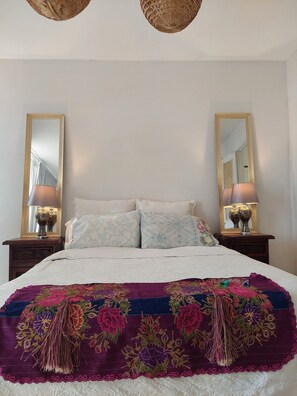 1 habitación, tabla de planchar con plancha, wifi gratis y ropa de cama 