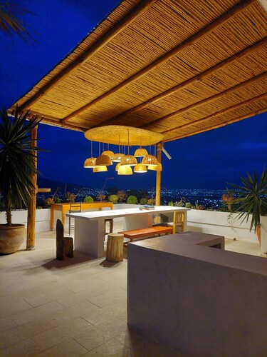 Suite with pool and mountain view / Suite with pool and mountain view