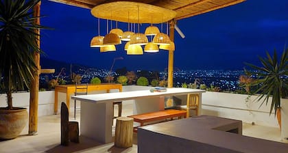 Suite with pool and mountain view / Suite with pool and mountain view