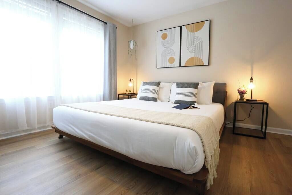 2 多间卧室、办公桌、熨斗/熨衣板、WiFi