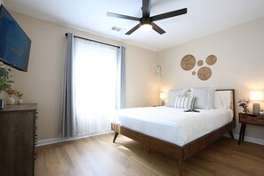 2 Schlafzimmer, Schreibtisch, Bügeleisen/Bügelbrett, WLAN