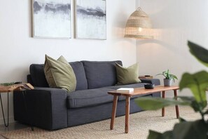 电视、办  公室