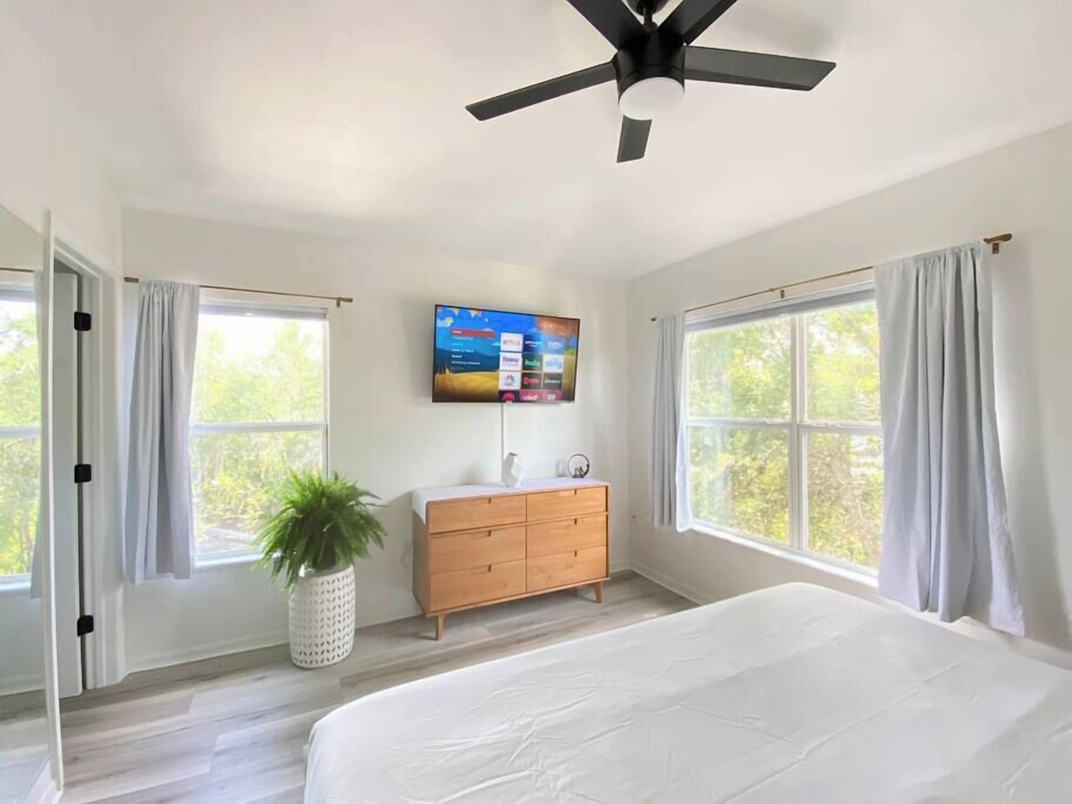 2 chambres, fer et planche à repasser, Wi-Fi, draps fournis