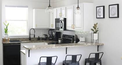Sanctuary at Oaks | Full Kitchen • Near I75