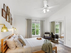 2 多间卧室、熨斗/熨衣板、WiFi、床单