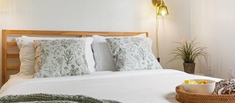 The Landing at Oaks | Full Kitchen • Near I75