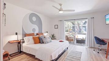 1 bedroom, desk, iron/ironing board, WiFi