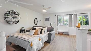 1 bedroom, desk, iron/ironing board, WiFi