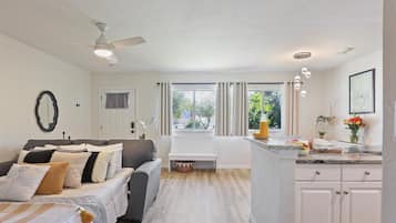 1 bedroom, desk, iron/ironing board, WiFi