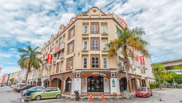 Front of property - Hash House Hotel (Malacca City)