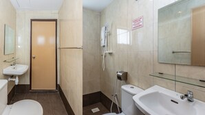 Bathroom - Hash House Hotel (Malacca City)