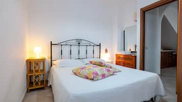 4 bedrooms, WiFi, bed sheets