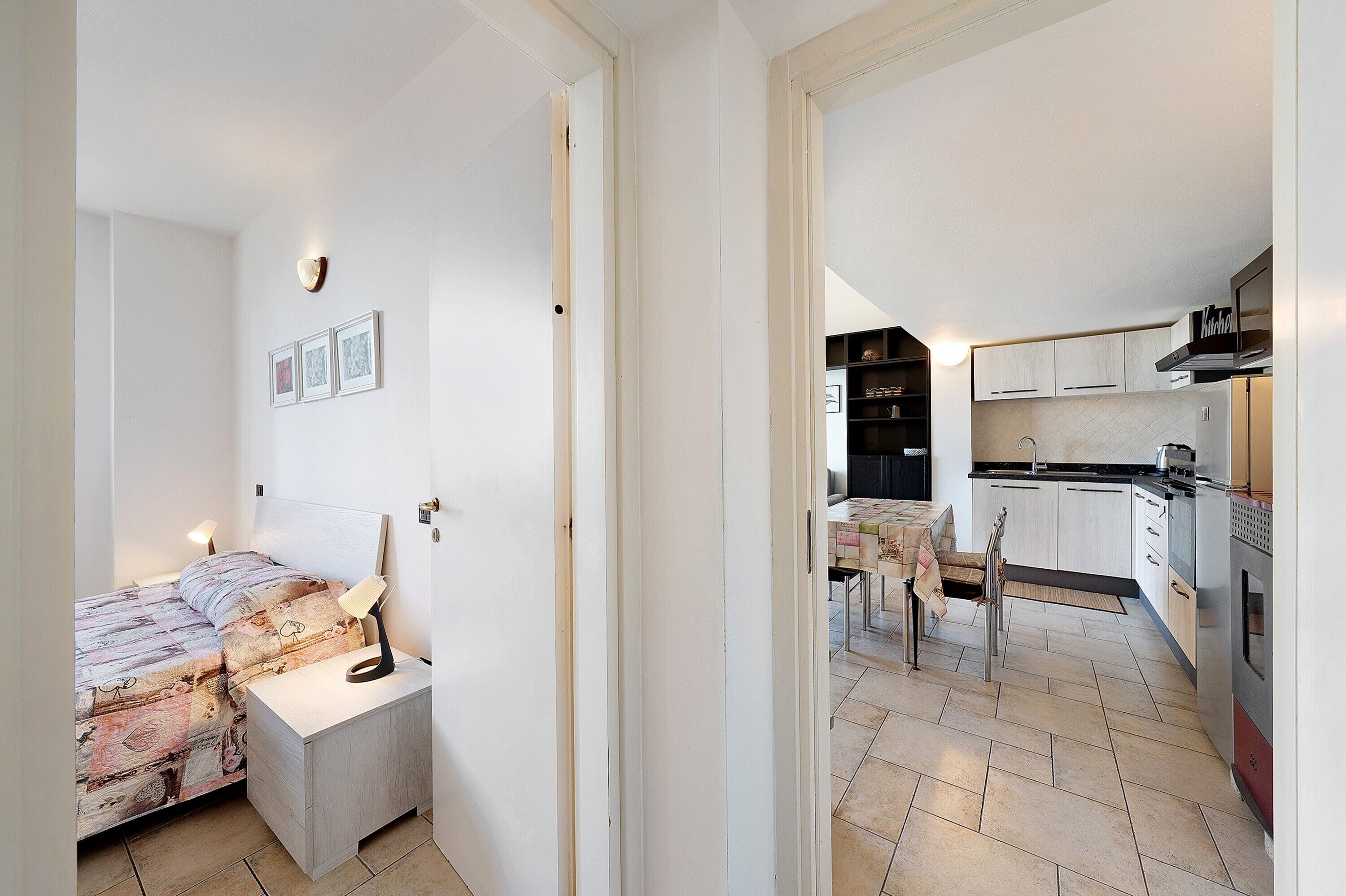 2 bedrooms, bed sheets