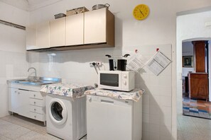 Interior - Apartment 'Casa Paola' with Private Terrace and Wi-Fi (levanto)