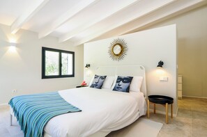 3 bedrooms, free WiFi, bed sheets