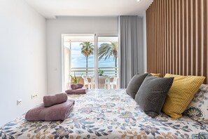 Iron/ironing board, free WiFi, bed sheets - Beach Front Holiday Studio Apartment with Sea Views, Private Terrace, and Wi-Fi (Fuengirola)