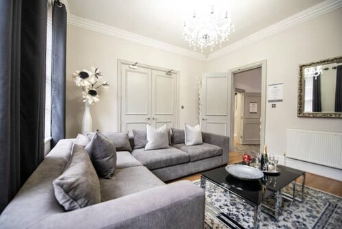 Lovely Georgian Townhouse in city centre