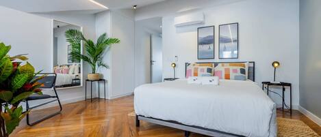 1 bedroom, desk, iron/ironing board, WiFi