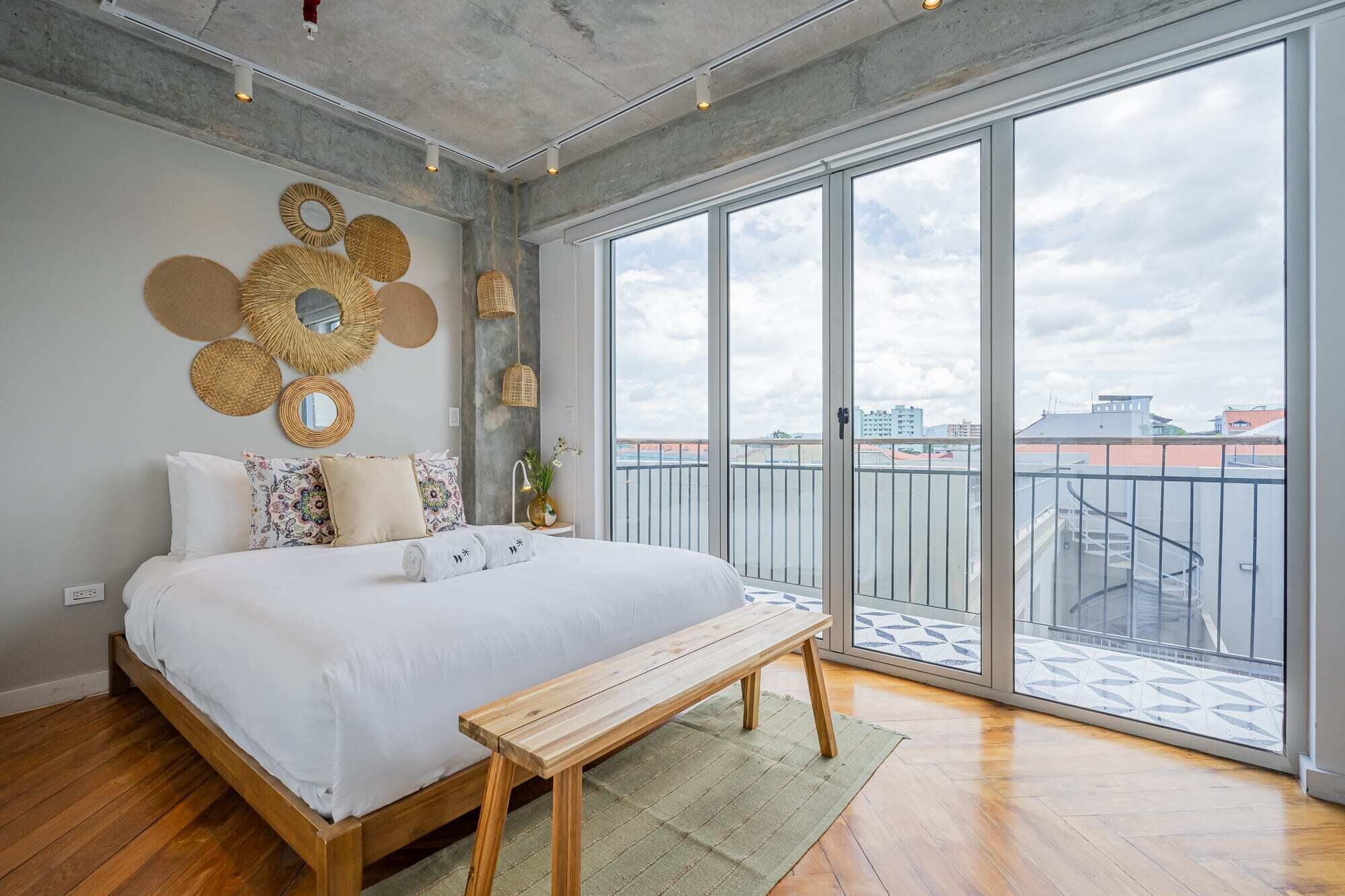 2 bedrooms, desk, iron/ironing board, WiFi