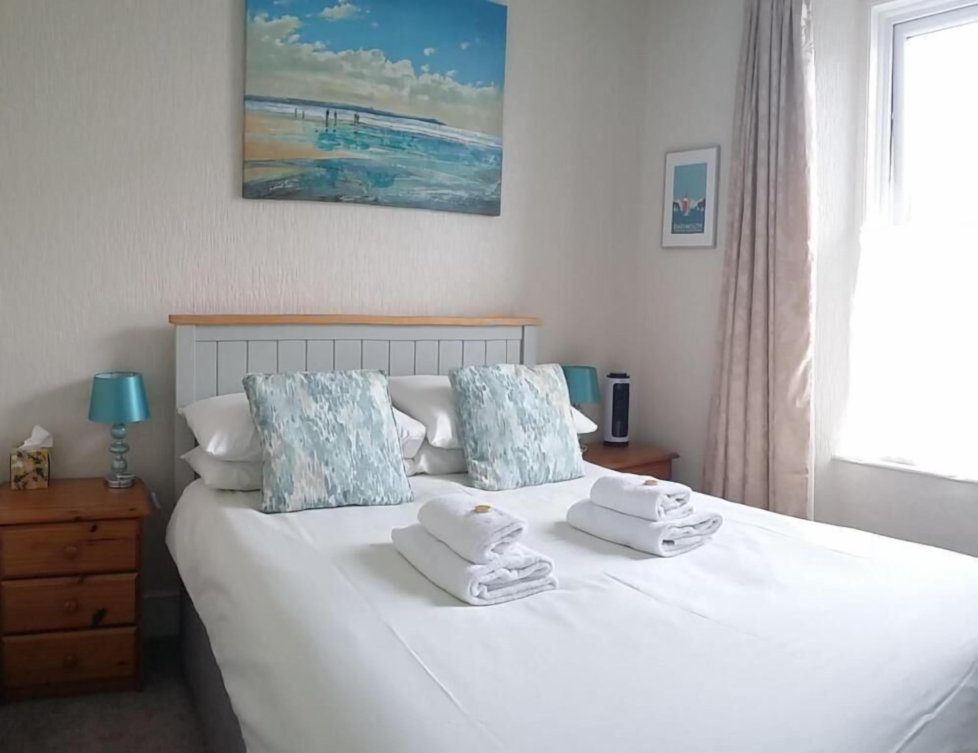 Double Room (Small Double 1st Floor) | Bed sheets