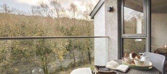 Exceptional 3 Bedroom River View Apartment - Pass the Keys