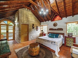 6 bedrooms, WiFi, bed sheets - Spacious Weekend Getaway! (Antioquia)