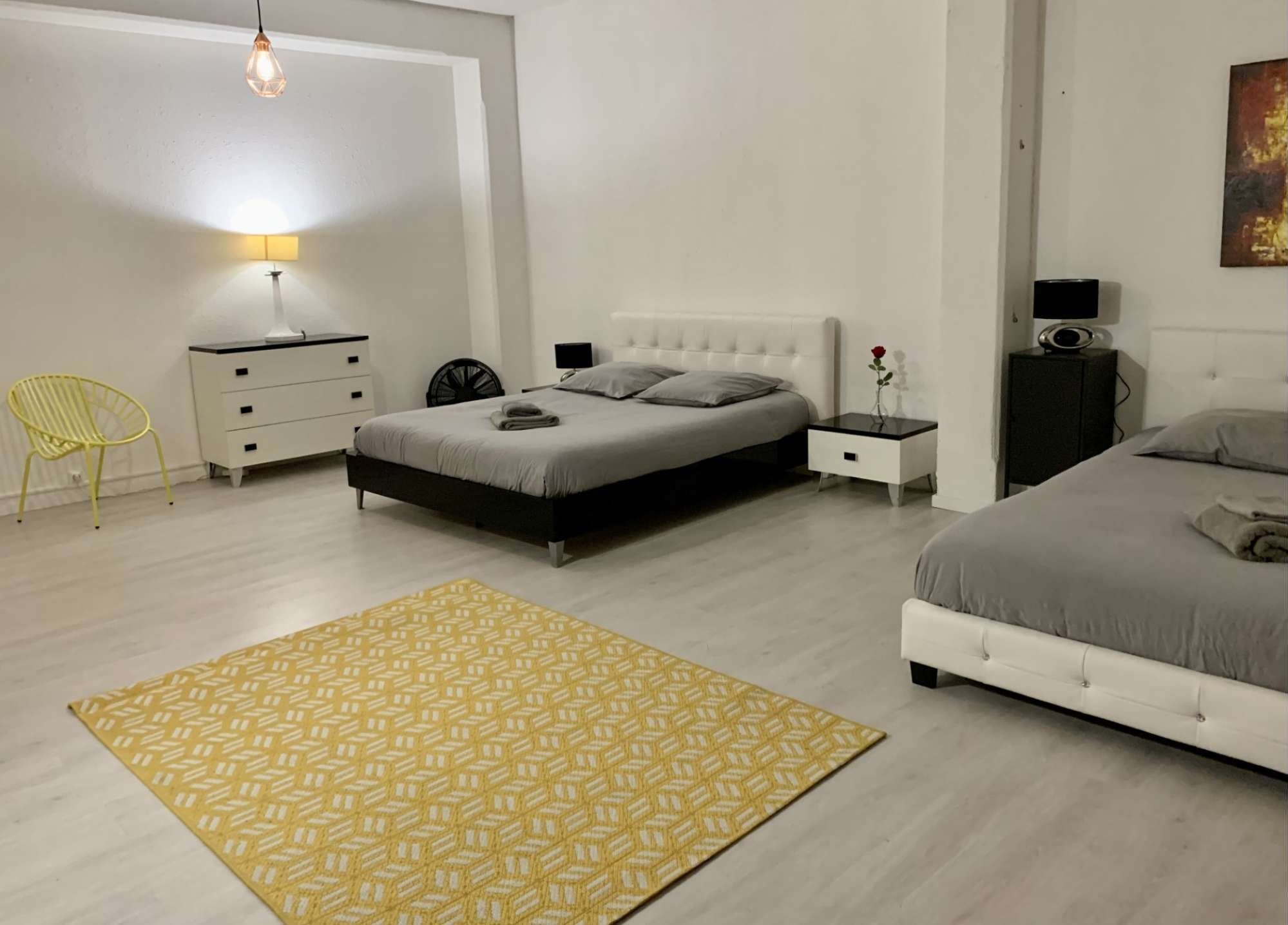 3 slaapkamers, een strijkplank/strijkijzer, wifi, beddengoed