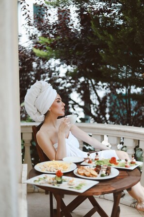 Free daily buffet breakfast  - Olimpic Hotel (Tirana)