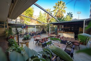 Bar (on property) - Olimpic Hotel (Tirana)