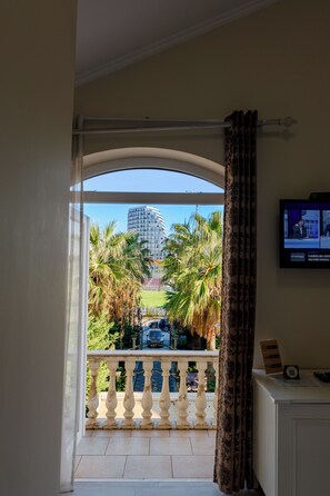 Double Room, Balcony | Egyptian cotton sheets, premium bedding, down duvets - Olimpic Hotel (Tirana)