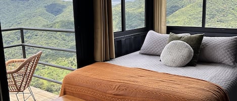 Studio Room 1 Queen bed, Mountain View