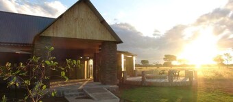 Africa Awaits Lodge